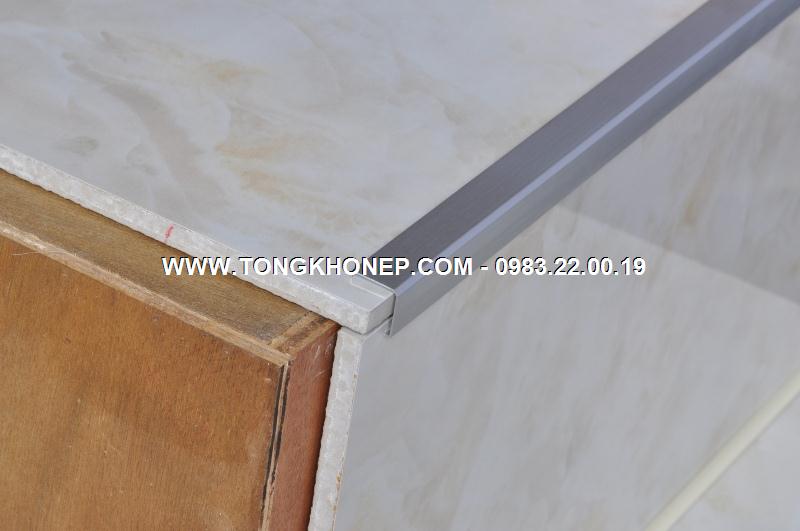 Nẹp góc V10